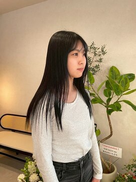 ミア(mia) 大人シアーベージュミニウルフボブミディアムレイヤー