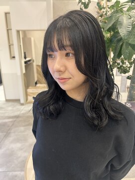 アストレアバイイーリス(ASTRAEA by Iris) 暗めカラー×顔まわりカット