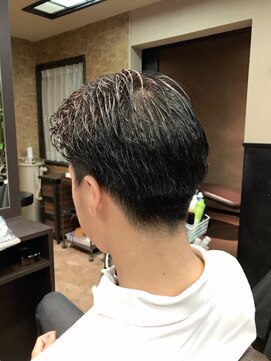 ナトゥーラ 岐阜(Natura) ラフな刈り上げクラシックスタイル