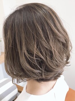 レナータヘアカロ(Renata hair Caro)の写真/髪質/クセ/顔バランスを見極め骨格にフィットするカットが得意な【Renata hair Caro】新しく魅力的に!!