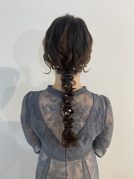 ディティカ ティア(Dityca tia) 華やか編みおろし