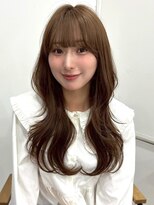 ブラウンベージュ フルバング 顔周りカット くびれ巻き 韓国ヘア
