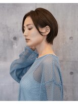 アイスバーグ(eyesburg)&nbsp;20代30代40代前下がりストレート小顔補正立体カット