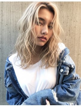 ヘアサロンM 新宿 ハイトーン×ミディアム