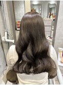 くすみブラウン