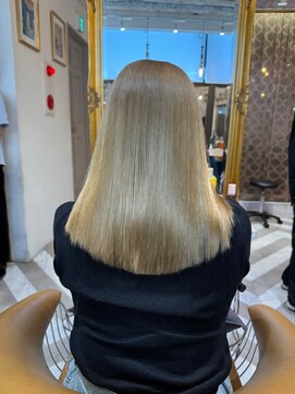 ロンドアベニール 北千住(Lond avenir) オリーブグレー/韓国風巻き/レイヤーカット/髪質改善/縮毛矯正