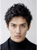 黒髪×スパイキーショート×ニュアンスパーマ
