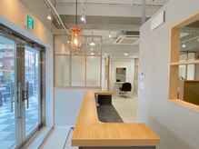 シャルマン 六町(CHARMANT)の雰囲気（明るい日差しを感じる、落ち着いた店内◎）
