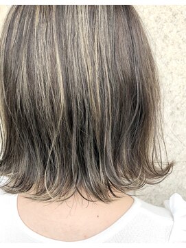 ネスタ ヘアー グラウンド(NESTA hair ground) ハイライト×グレージュ