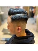 サイドグラデーションスキンフェードカットかき上げ七三分け