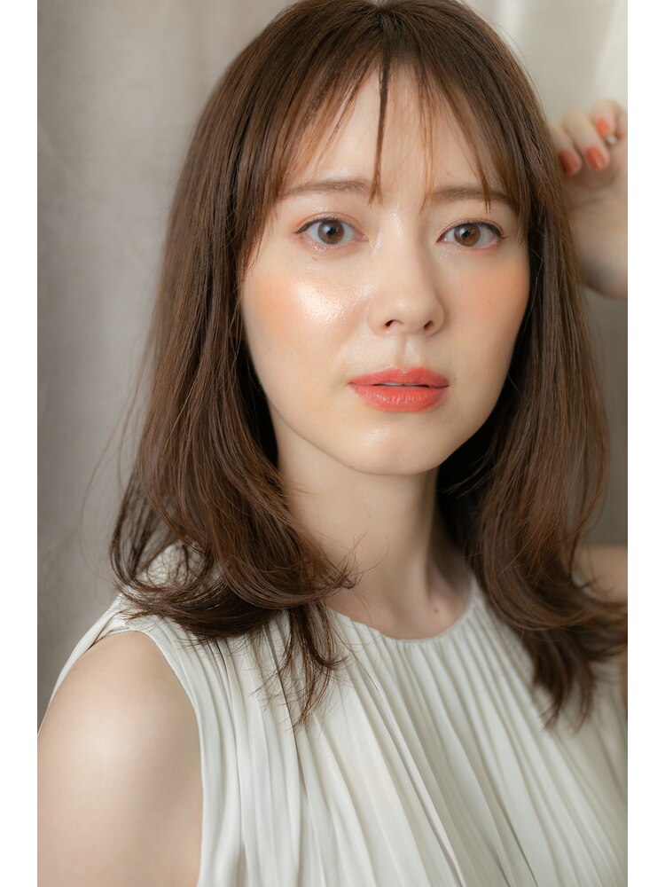 美女　大人 横顔美人大人かわいいナチュラルウルフヘアZ浦和30代40代50代：L172811695｜カバーヘアアンドスパ ブリス 浦和(COVER  HAIR&SPA bliss)のヘアスタイル｜ホットペッパービューティー