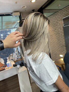 ラフ(LAFF) #黒髪#ボブルフ#ネビージュ#小顔#ワンレン