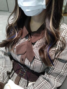 ニーナ ビューティーサロン(NINA Beauty Salon) プルエクステでインナーカラー