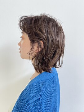 メゾンドイギー(MAISON de IGGY) フェザーバング　大人かわいい色気を纏うツヤ髪カーキグレージュ