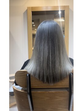 キレイコムデュース(Deuce) パッツンハイトーン