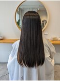 ツヤ感たっぷりナチュラルロングヘア