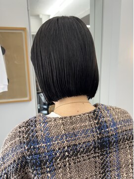 シベルバレー 横浜(sibell) ＊20代30代切りっぱなしボブタッセルボブ顔周りレイヤーオリーブ