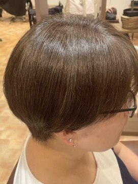 アイニ 河内小阪店(aini) 白髪ぼかしカラーハイライト大人ショートショートボブ30、40、50