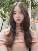 ココアベージュロングレイヤーカットスタイル大人小顔◎
