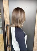 切りっぱなし×たっぷりハイライトベージュカラー