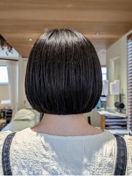 ヘアデザイン エソラ(hair design esora) 手でまとまる黒髪顎ラインボブ