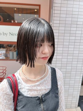 アコバイネオリーブ(aco by Neolive) 切りっぱなしボブ×顔周りレイヤー