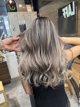 ラフ 難波店(LAFF) バレイヤージュ/シャドウルーツ/ハイライト/レイヤーカット