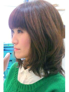 カシェット ヘアーデザインワークス(Cachette Hair design works) 肩ラインのナチュラルカールスタイル