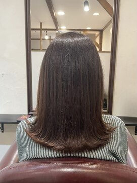 アコット(Acot) ツヤ髪ストレート × 外ハネ