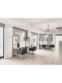 ≪夙川駅から徒歩1分≫大型店が苦手な方にお勧め♪ゆったりとした空間で、リラックスしてお過ごし下さい