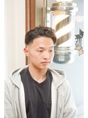 スキンフェード癖毛かきあげスタイル