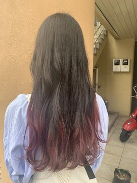 コハク(COHAQ BEAUTY AND RESORT) ピンクのグラデーションカラー