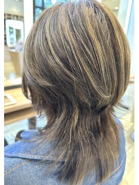 ディーボーイ 健軍店(D-BOY) 白髪ぼかし/ハイライト/ブリーチ/レイヤーカット