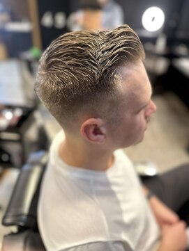 フランクスバーバー アンド ビアークラブ(FRANK'S BARBER and BEER CLUB) サイドパート