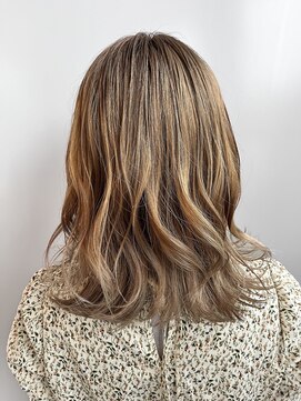 ラモードイワイ 中津川(La mode IWAI) ミディアム重めボブ