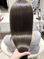 エンス 銀座(Ence)&nbsp;ブリーチなし/スモーキーカラー/髪質改善/グレーブラウン/前髪