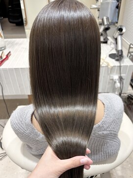 エンス 銀座(Ence) ブリーチなし/スモーキーカラー/髪質改善/グレーブラウン/前髪