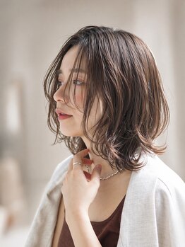 アイノアテネット(AInoa TENET)の写真/“レイヤーカット”で魅せる、絶妙な抜け感。髪質改善＋カットで、あなたの魅力を最大限に引き出す◇北千住