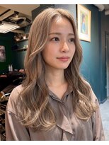 グッドフェローズ ミナミホリエ(GoodFellas minamihorie)&nbsp;大人可愛い透明感ロングレイヤーくびれヘア羽エクステ艶感
