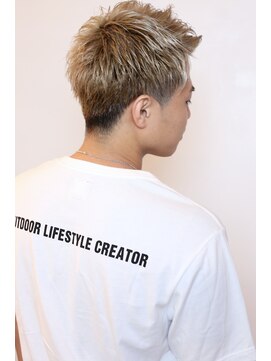 ネス(ness) [RIMMA]ベージュブロンドショート/ツートンカラー/刈り上げ