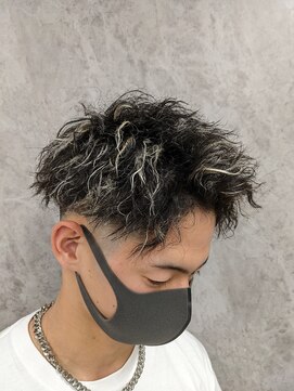 ダズルヘアーエイチ(DAZZLE hair H) 強めツイストパーマ×メッシュ