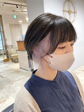 ロイド(Royd.) 丸みショートボブウルフホワイトパープルイヤリングカラー