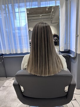 ルービック 江坂(Rubik's) バレイヤージュグレージュ