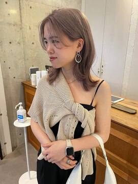 リタ(LITA) 【LITA】レイヤーボブ　前下がりボブ　ミディアムボブ　◇奥村