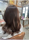 ピンクベージュ