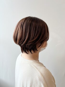 レシェル 松阪(RECIEL) ナチュラルなクセをいかしたショートボブ
