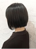 《AXIS》切りっぱなしボブ