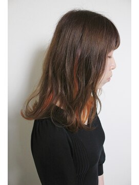 ビアージュ(Viage) :外はねウェーブ :インナーカラー :オレンジカラー