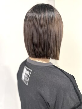 ロスコ(ROTHKO) 【顎下2センチの切りっぱなしボブ】