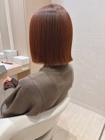 コーエン(cowen)&nbsp;ピンクカラー外ハネ切りっぱなしボブ美髪チェリーブラウン50代